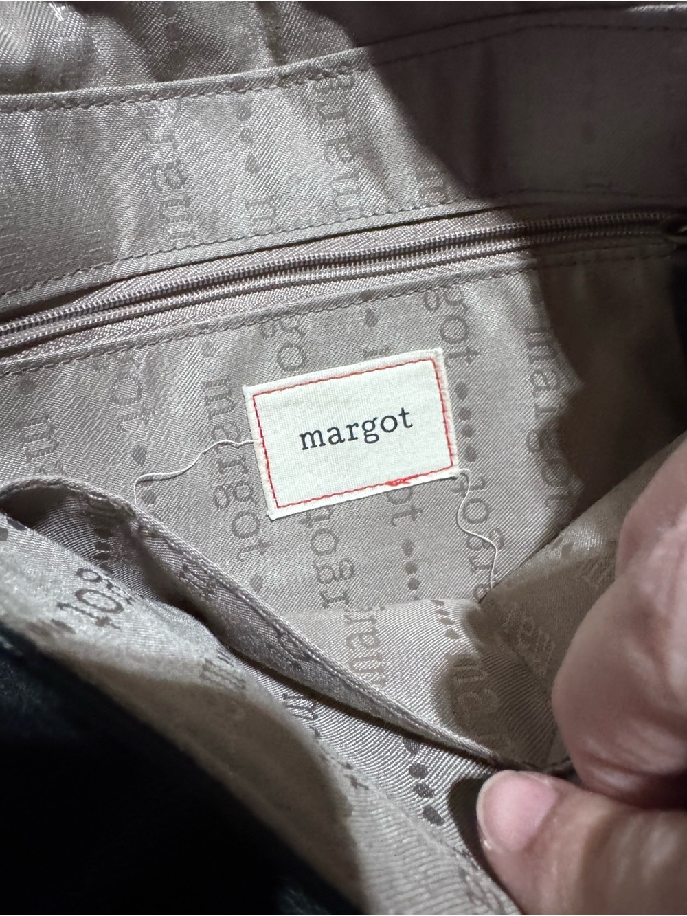 Margo black leather hobo flap bag - Picture 4 of 7